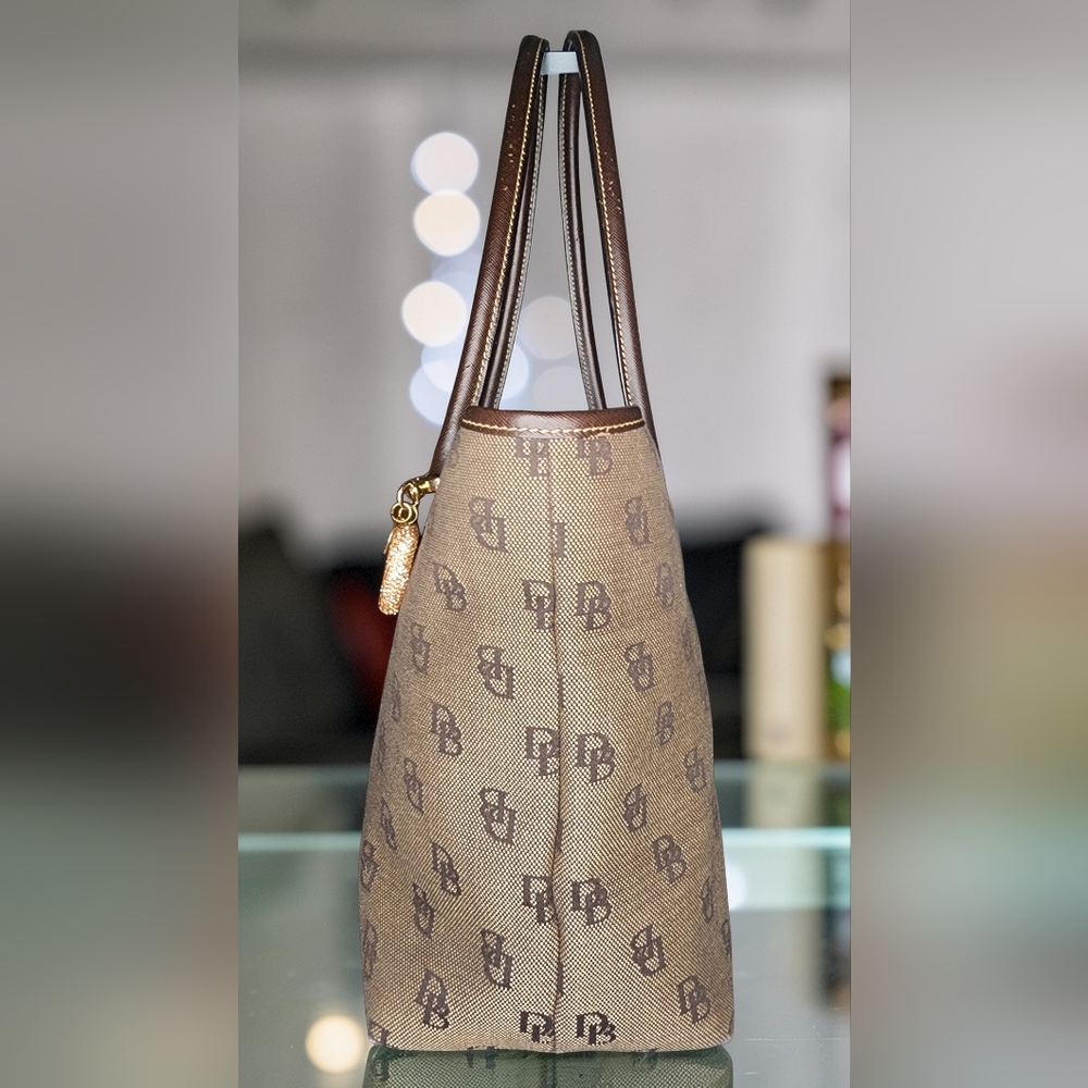 Classic & Vintage Dooney & Bourke Signature Collection Bag W/Bling Heart Charm - Picture 9 of 16